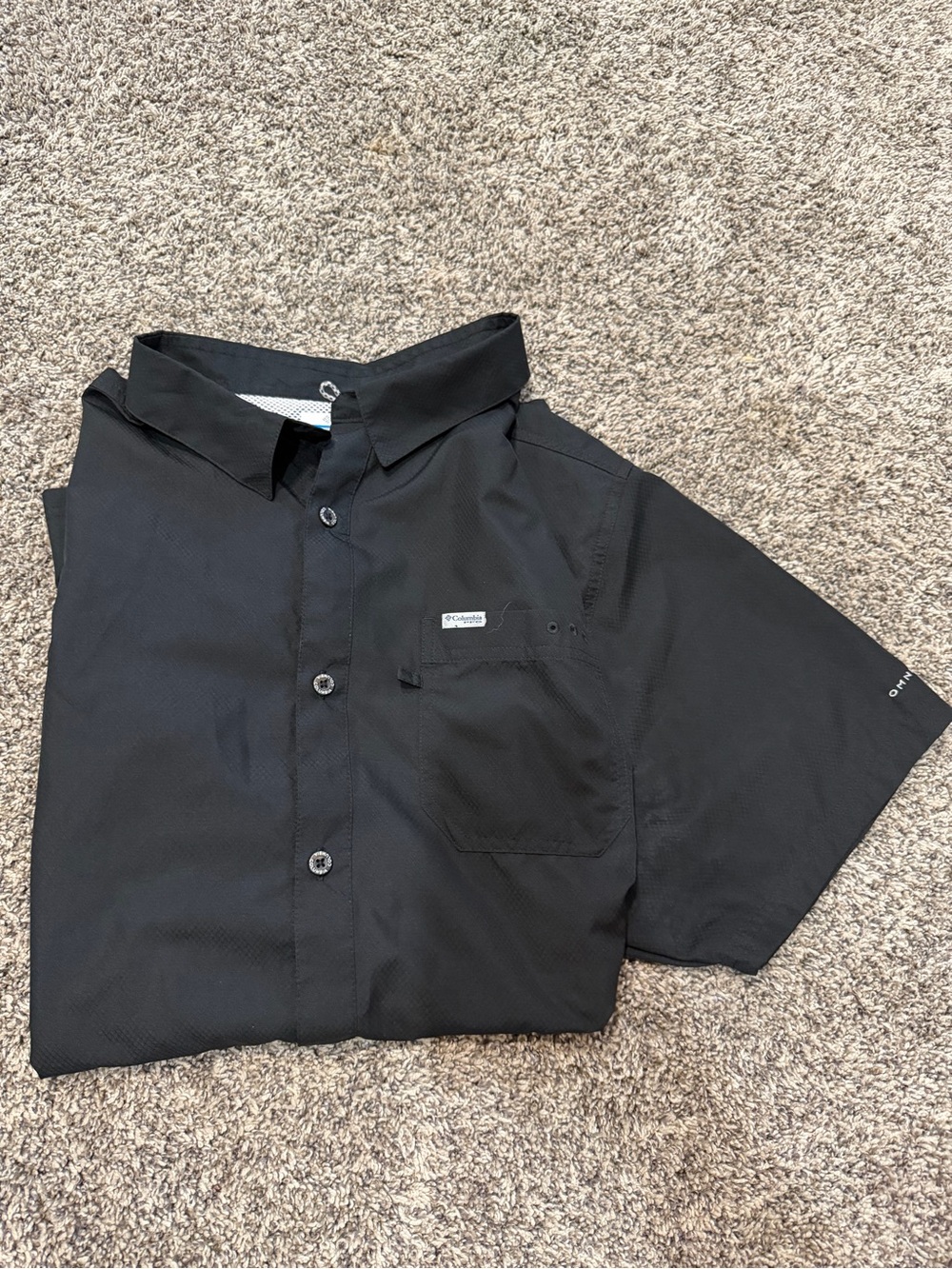 Columbia Men’s Black Short-Sleeve Button-Down Shirt